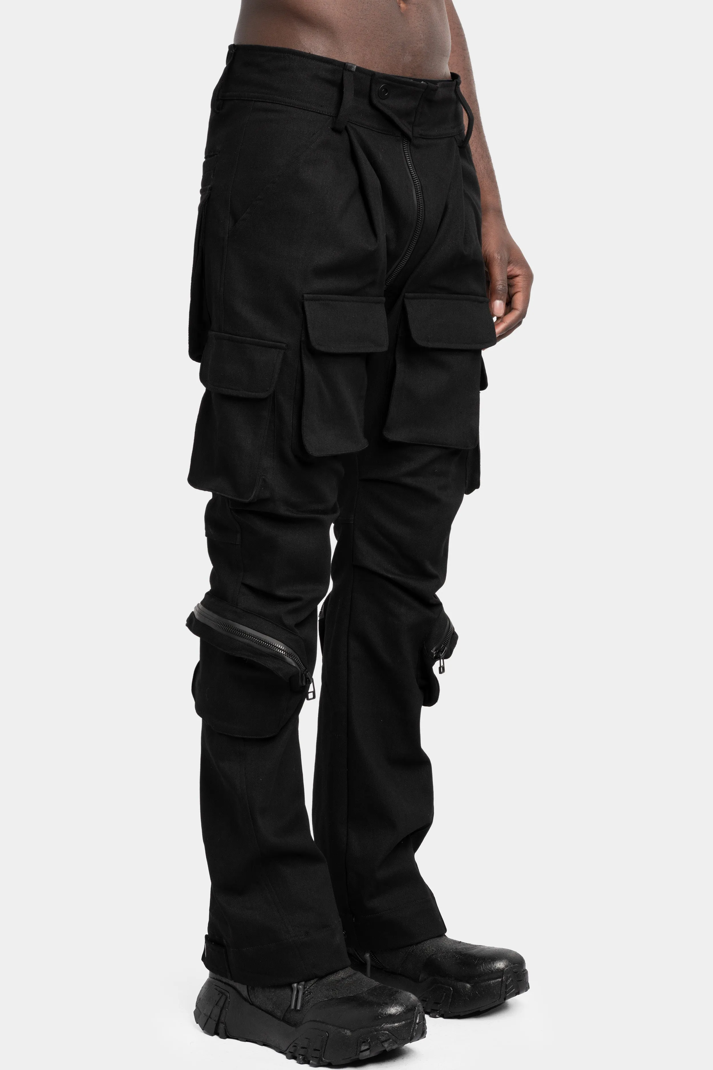11-unit max cargo pants