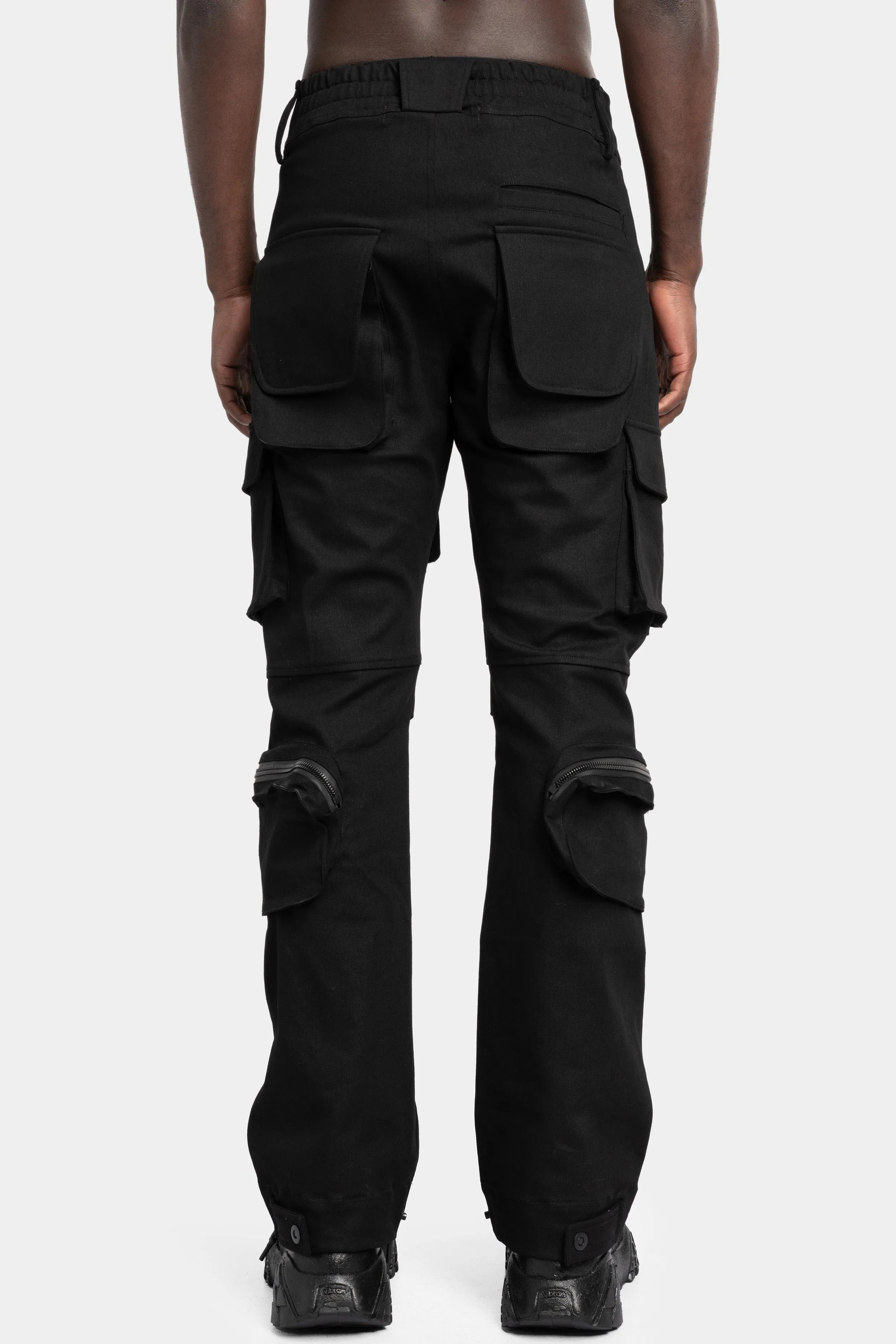 11-unit max cargo pants