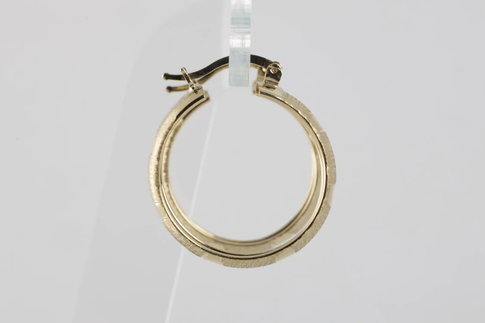 14k Yellow Gold Patterned Hoop Earrings (3.30g.)