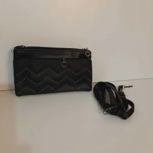 2 in 1 Wallet   Crossbody Bag - Black - W18