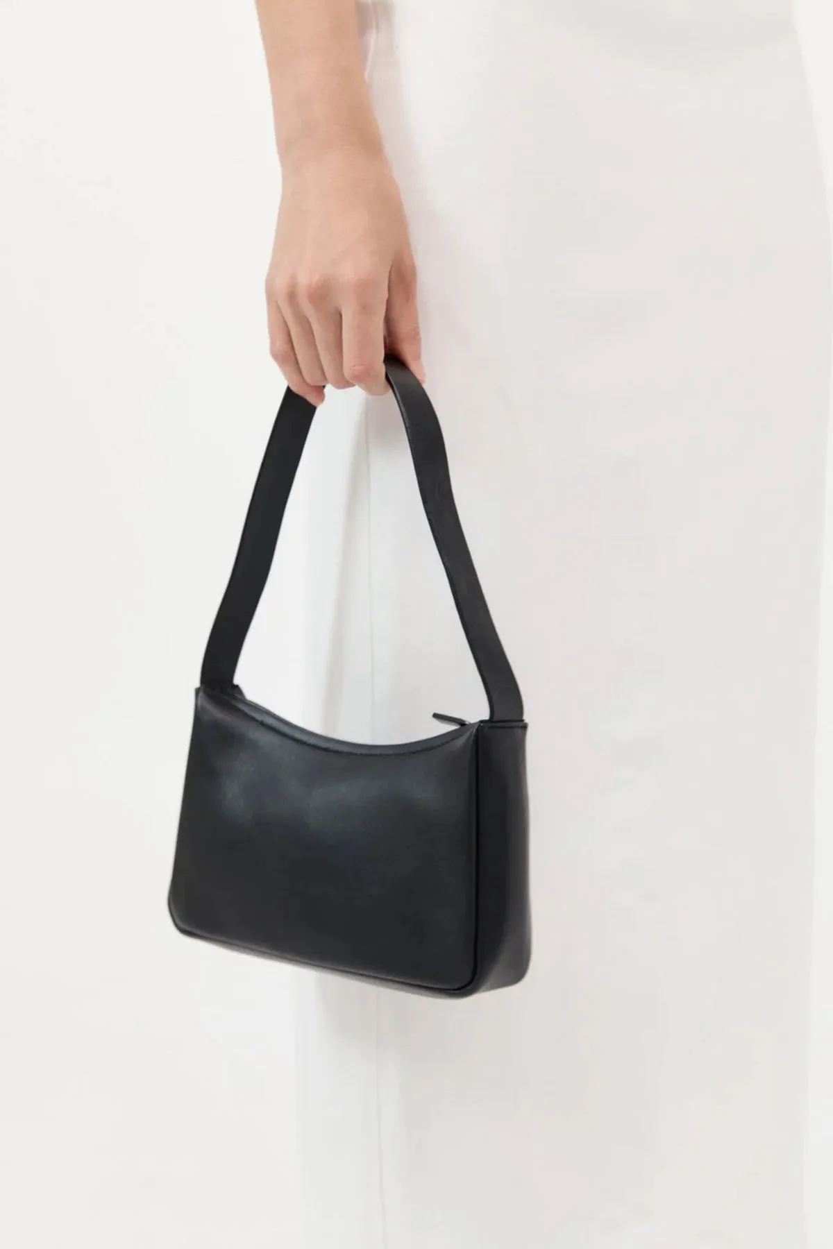 90s Petit Shoulder Bag in Black