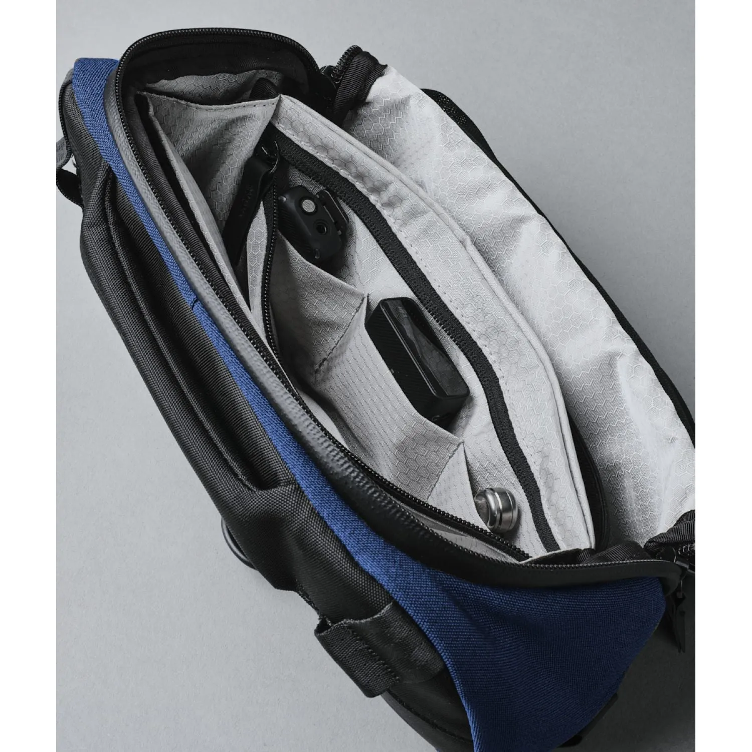 ALPAKA Vertex Pouch