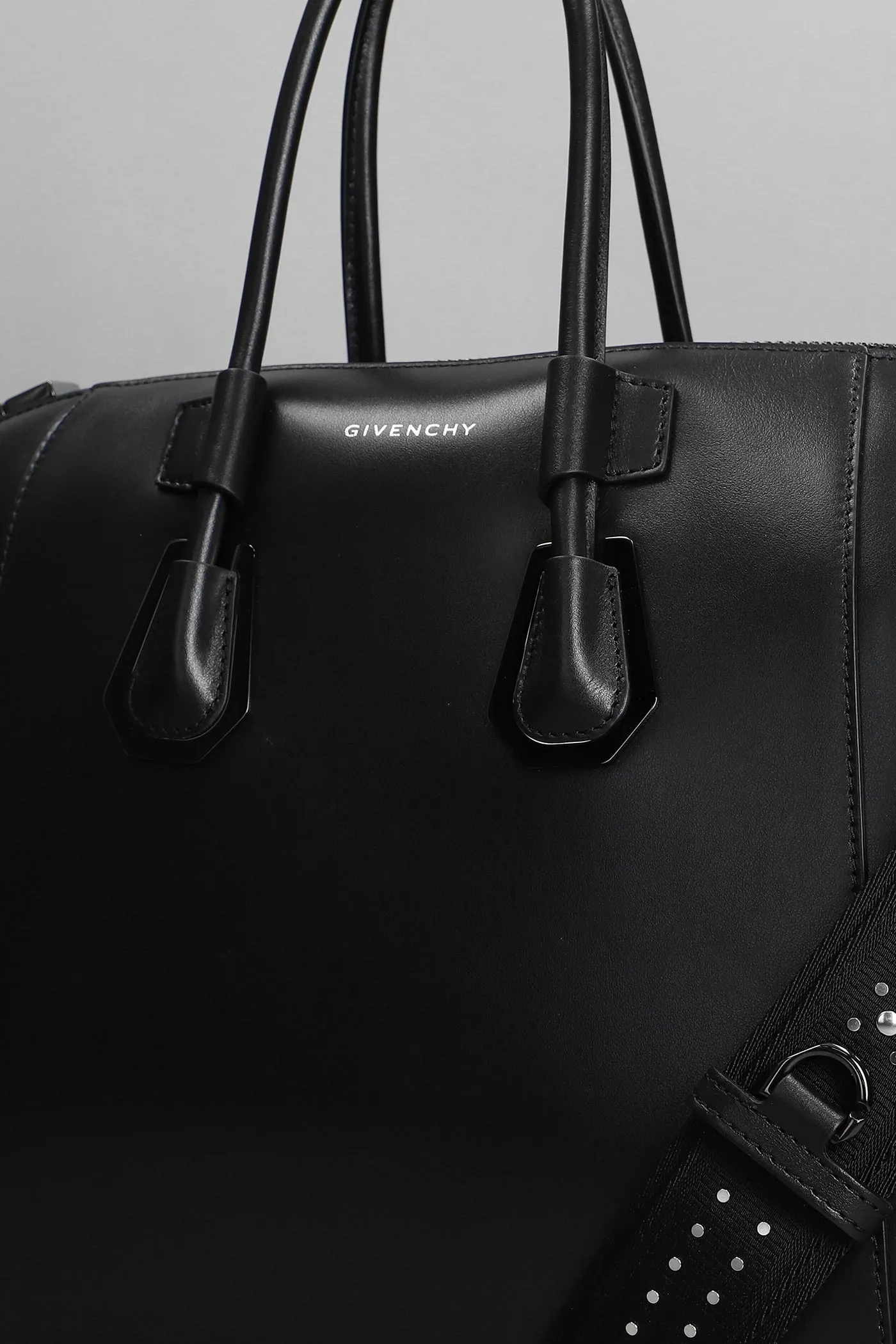 Antigona sport Hand bag in black leather