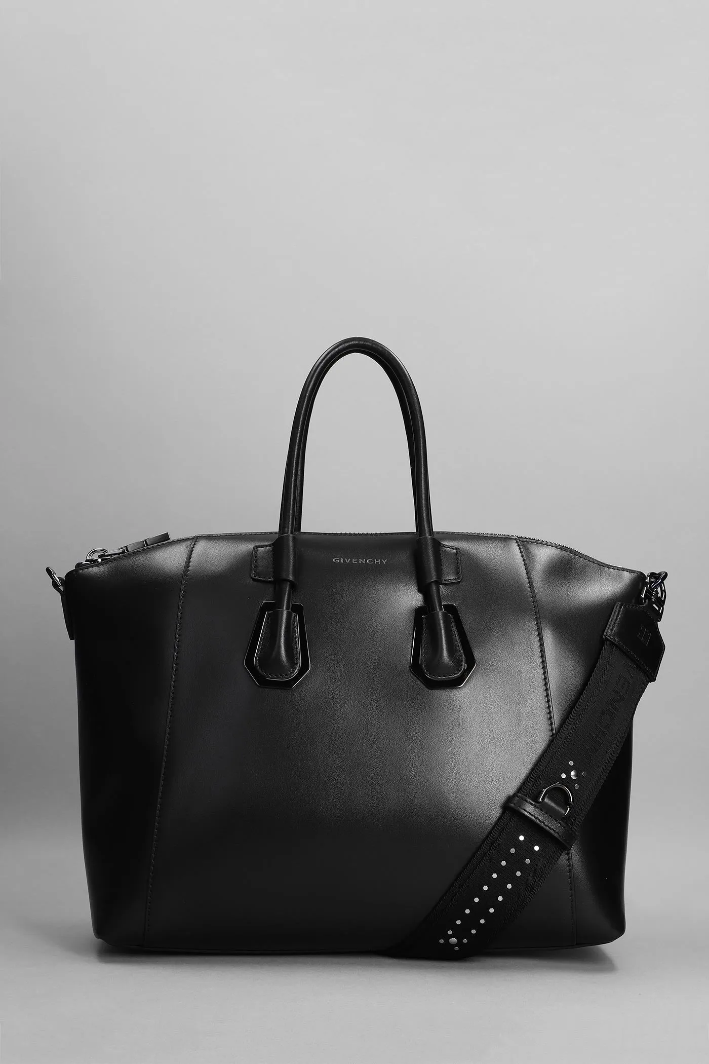 Antigona sport Hand bag in black leather