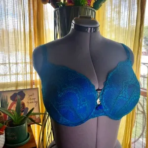 Aquamarine Scalloped Lace Bra by INNER SECRET