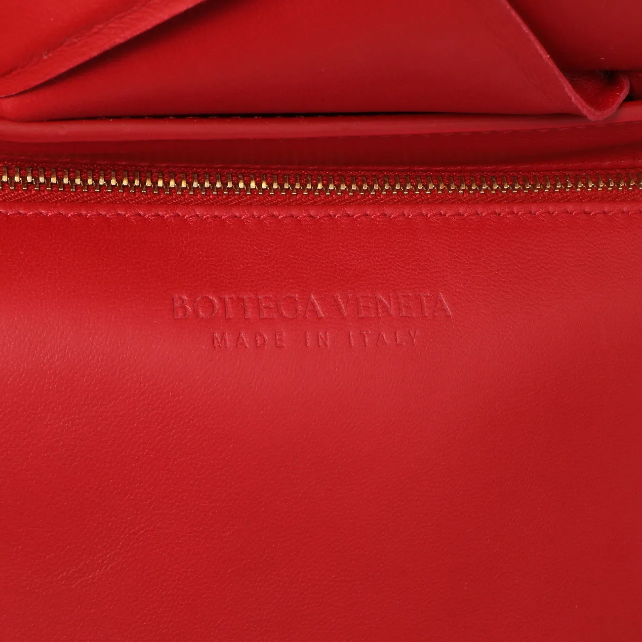 Bottega Veneta Red Nappa Intreccio Padded Top Handle Shoulder Bag