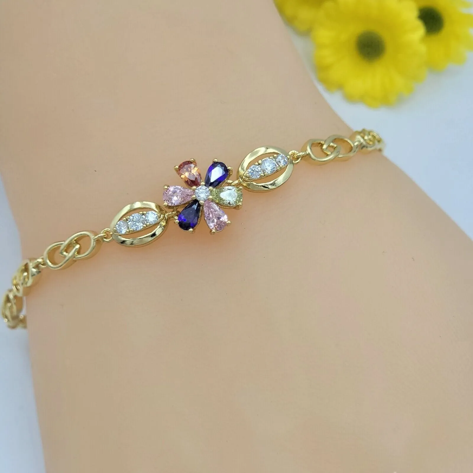 Bracelets - 14K Gold Plated. Multicolor Crystals Flower Bracelet Oro Laminado