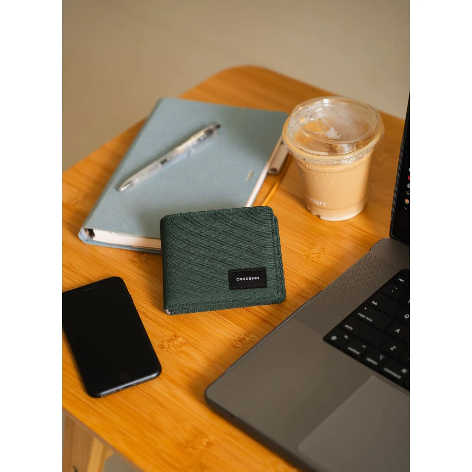 Crossing Bifold Wallet with Coin Pocket RFID