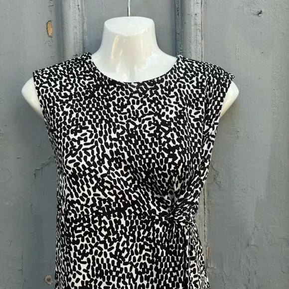 Diane Von Furstenberg Twisty Clean Black &amp; White Silk Jersey Shift, size 4