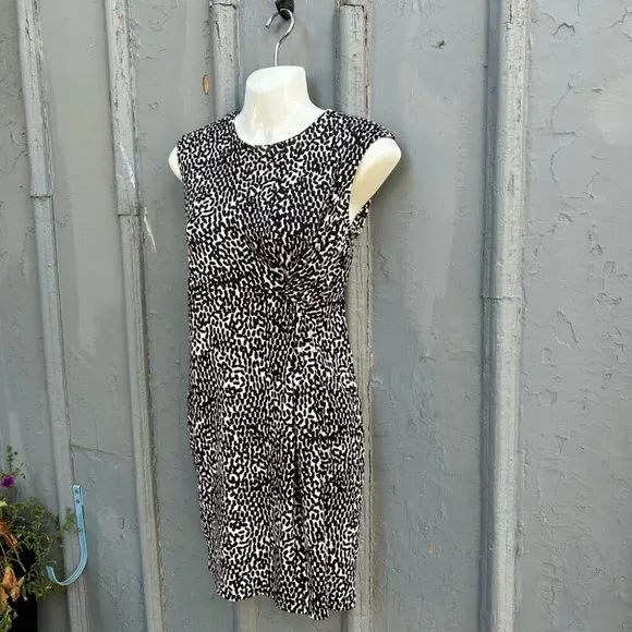 Diane Von Furstenberg Twisty Clean Black &amp; White Silk Jersey Shift, size 4