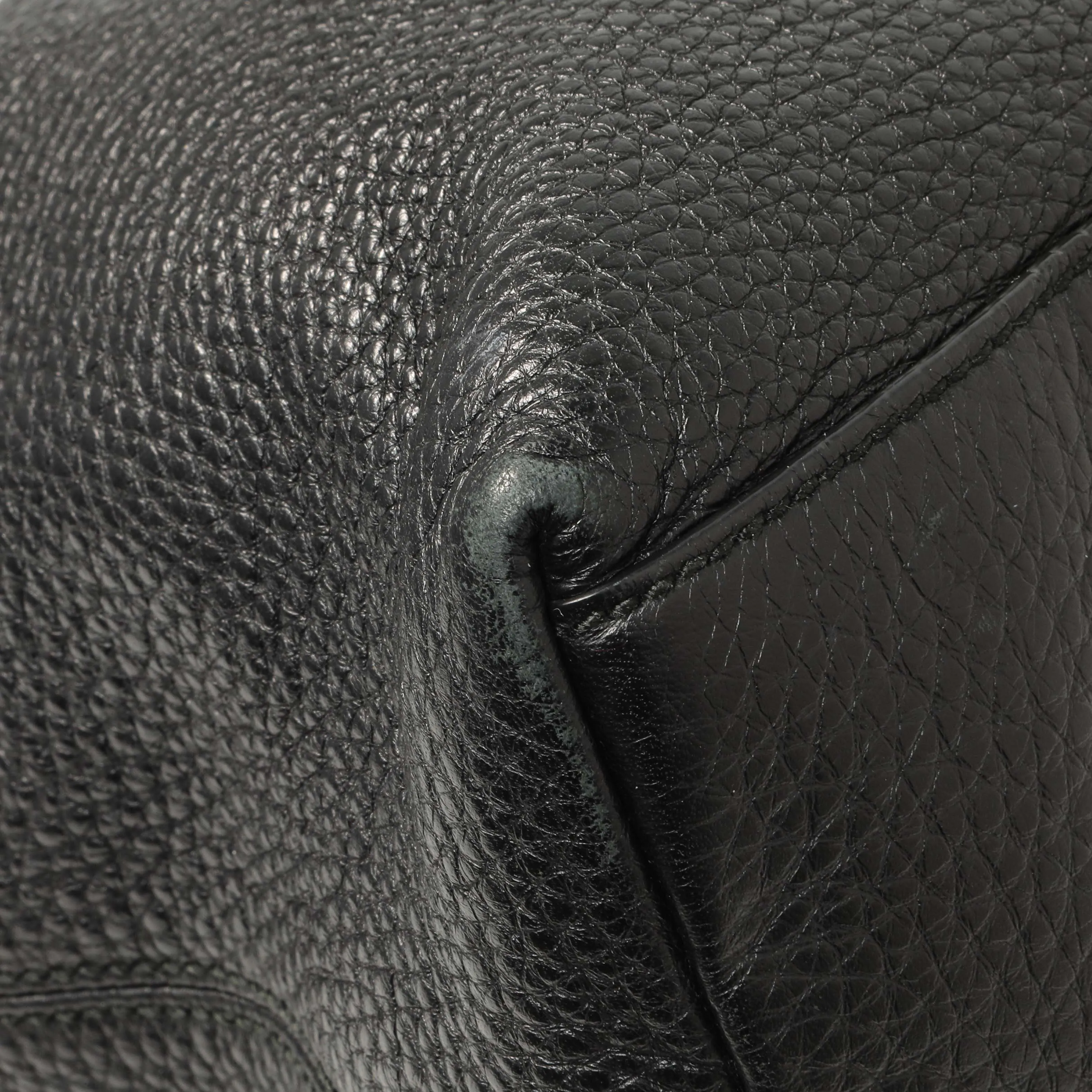 Gucci Black Pebbled Calfskin Medium Soho Chain Shoulder Bag