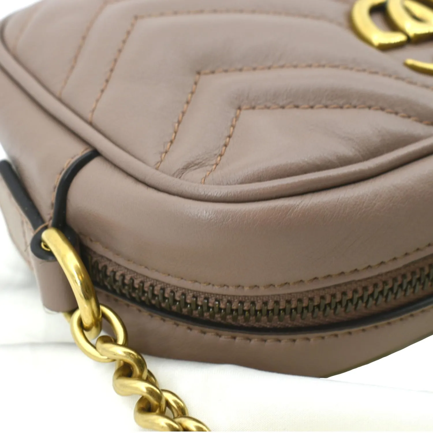 GUCCI GG Marmont Mini Matelasse Leather Crossbody Bag Dusty Pink 448065