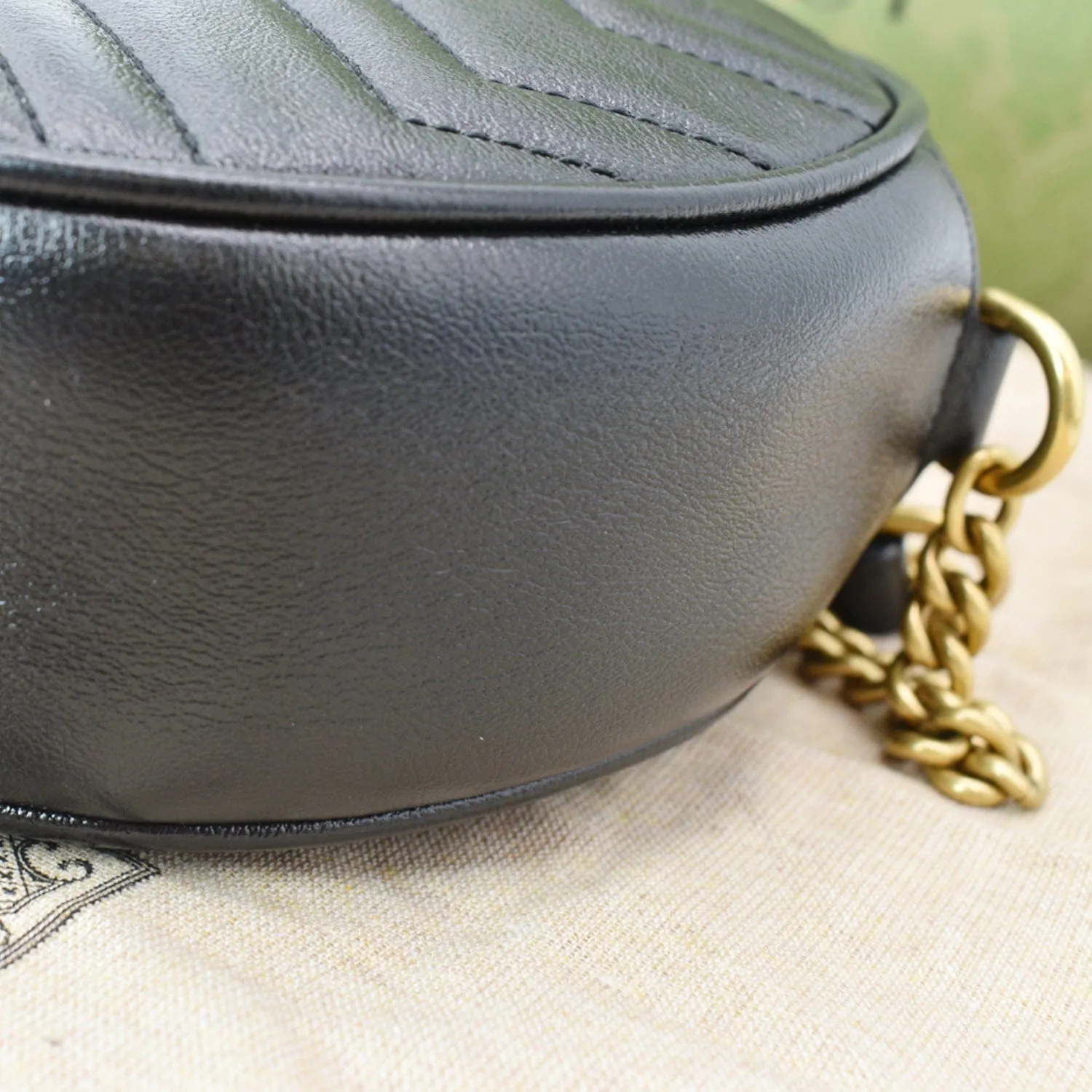 GUCCI GG Marmont Mini Round Leather Crossbody Bag Black 550154