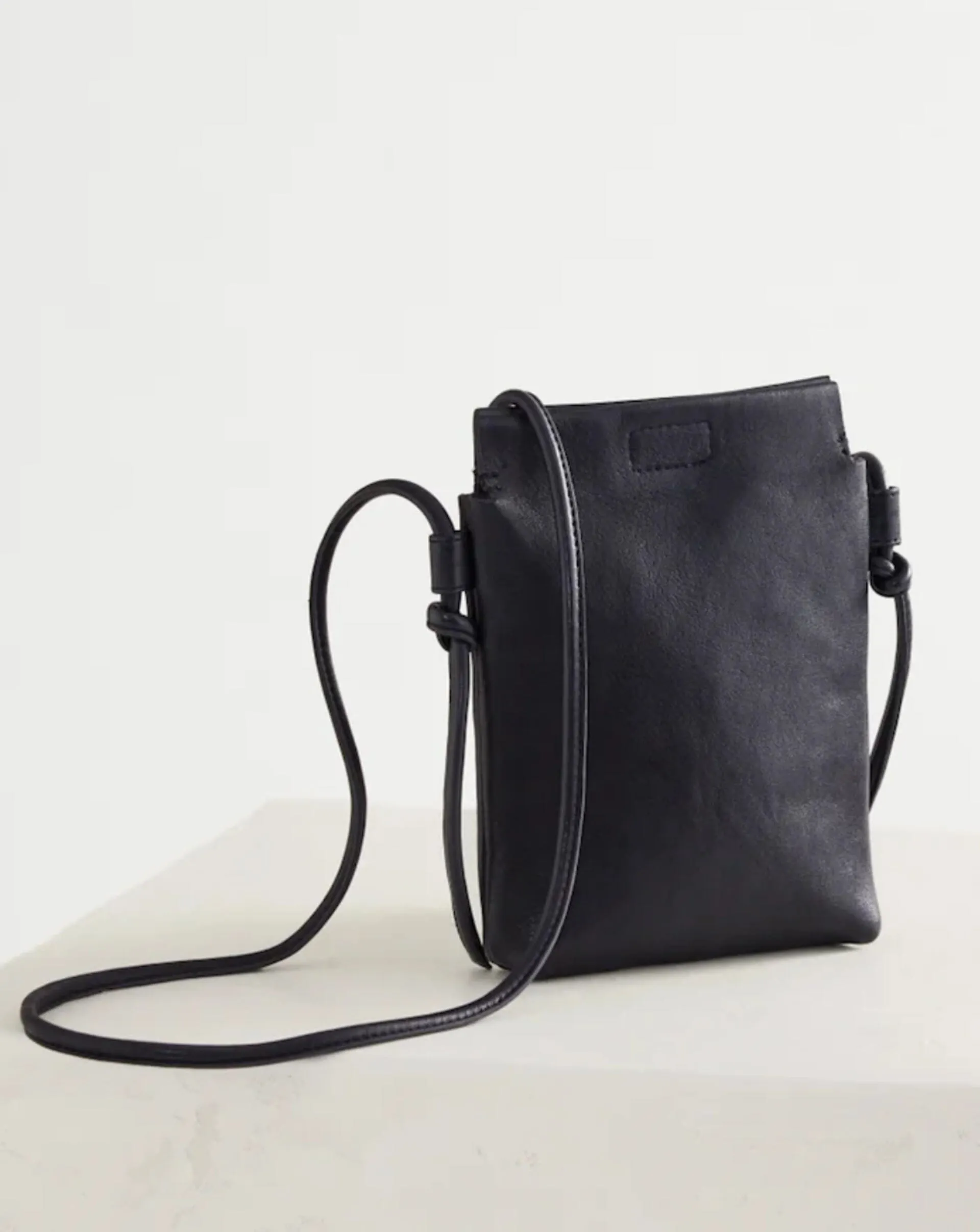 JUJU & CO Marina Pouch - Black