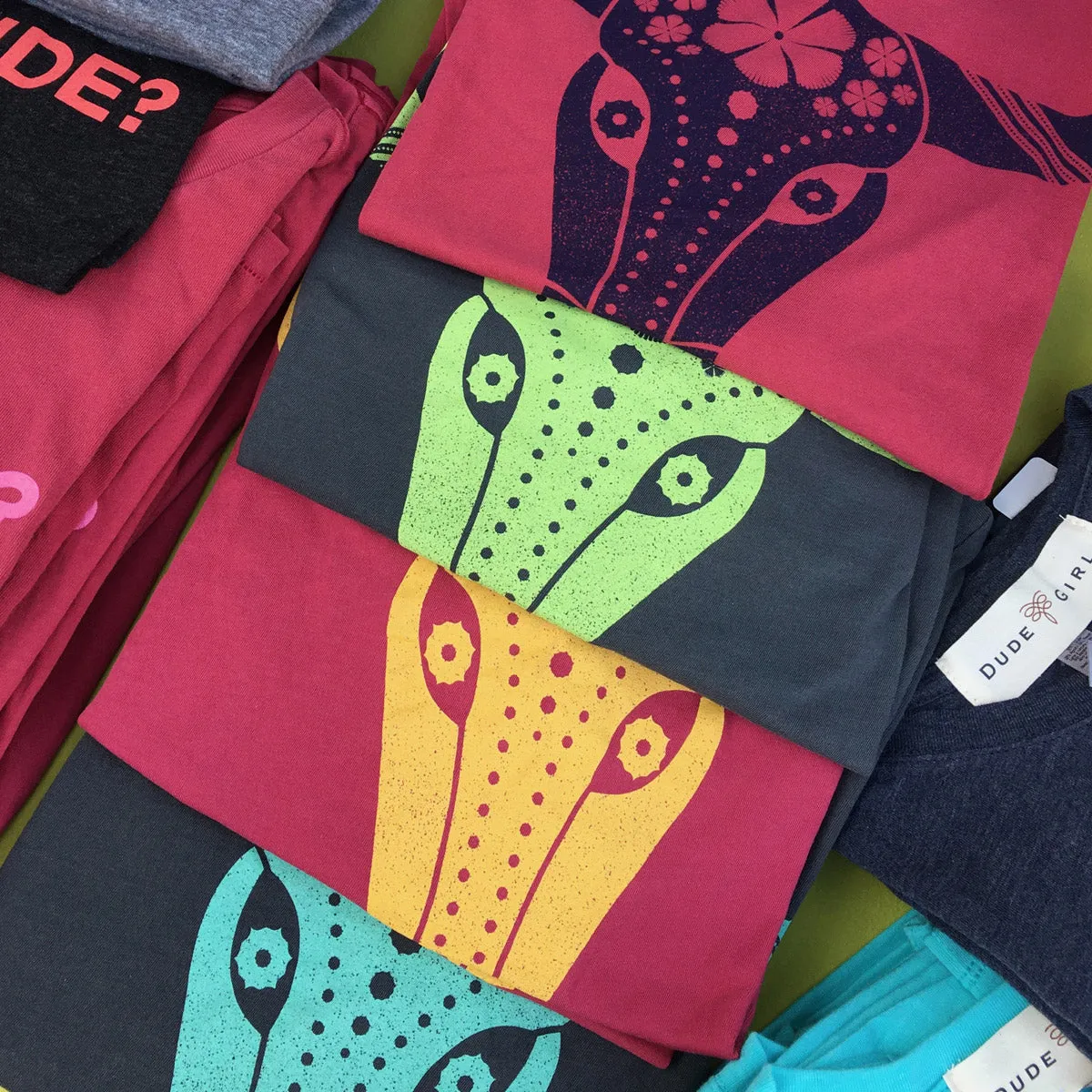 La Colombiana Tee