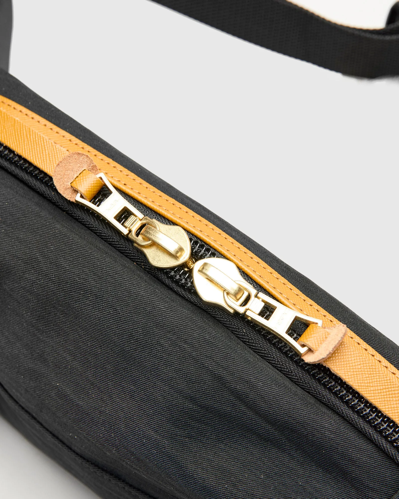 Link Waist Bag v2 in Black
