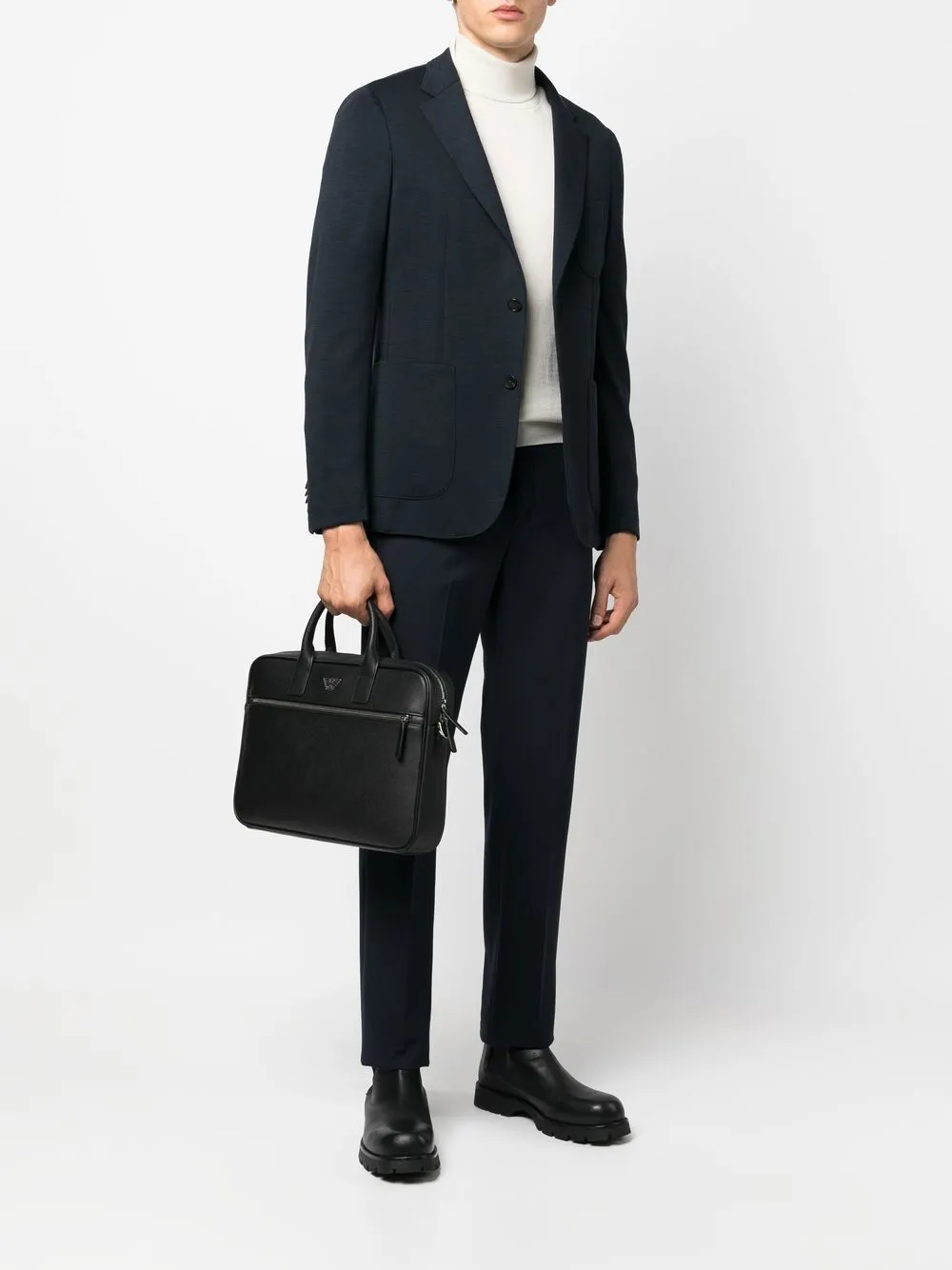 Logo messenger bag