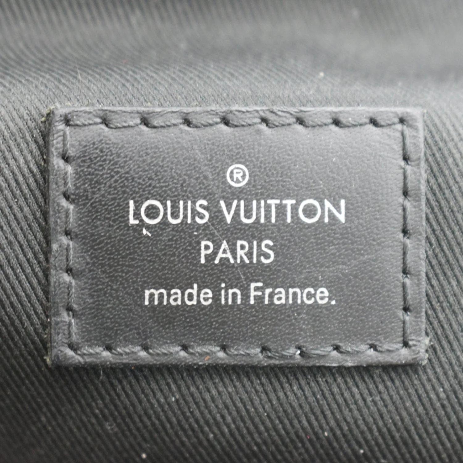 LOUIS VUITTON Avenue Sling Damier Graphite Crossbody Bag Black