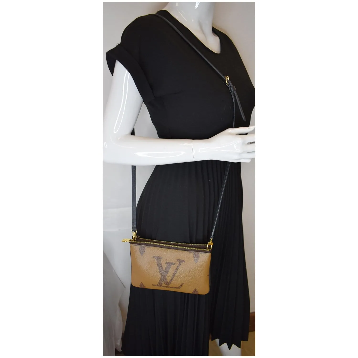 LOUIS VUITTON Double Zip Pochette Reverse Monogram Giant Shoulder Bag Brown