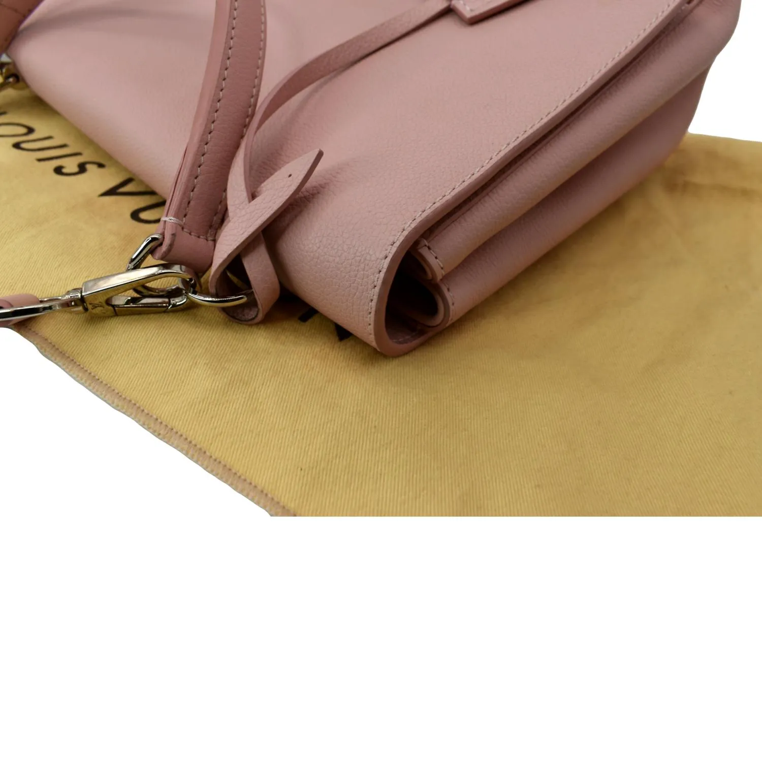 LOUIS VUITTON Lockme II Calfskin Leather Shoulder Bag Pink