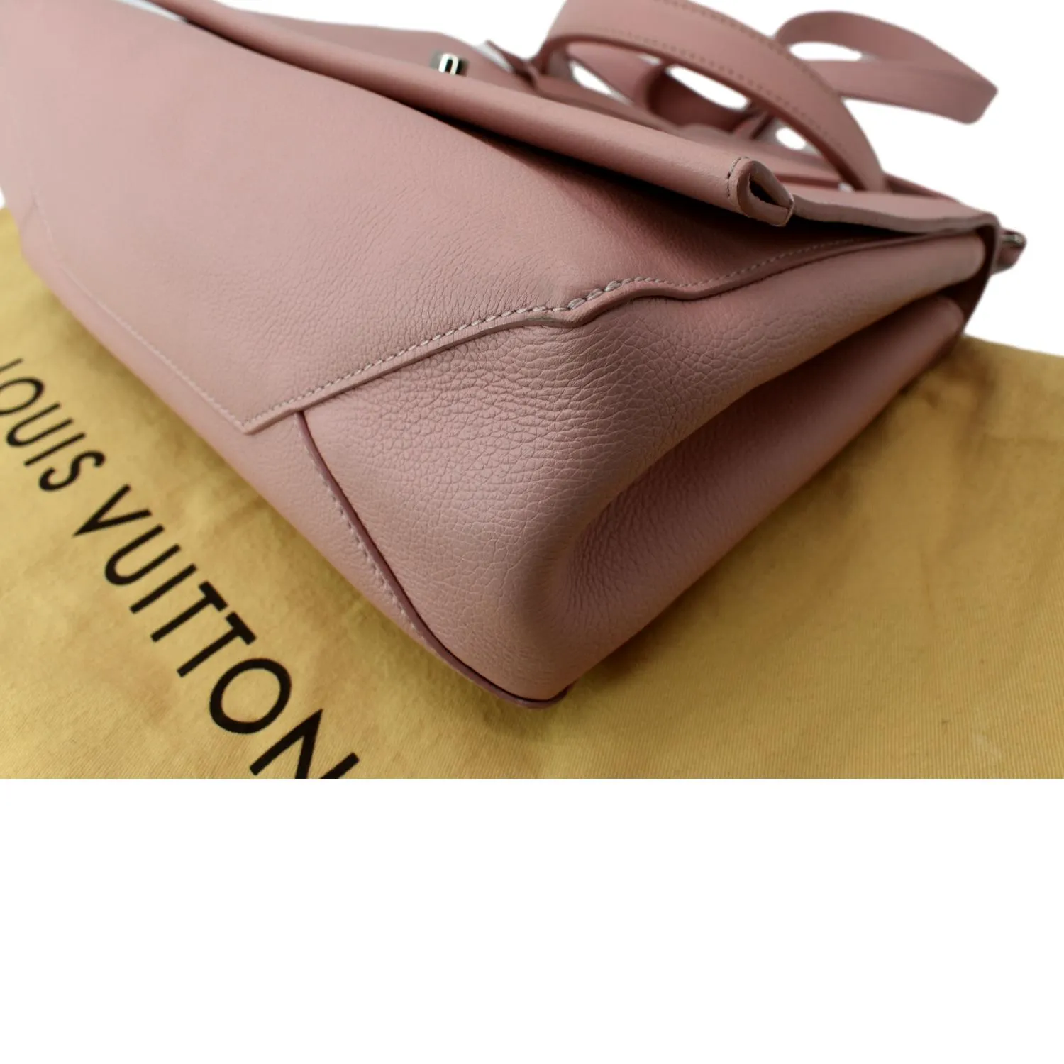 LOUIS VUITTON Lockme II Calfskin Leather Shoulder Bag Pink