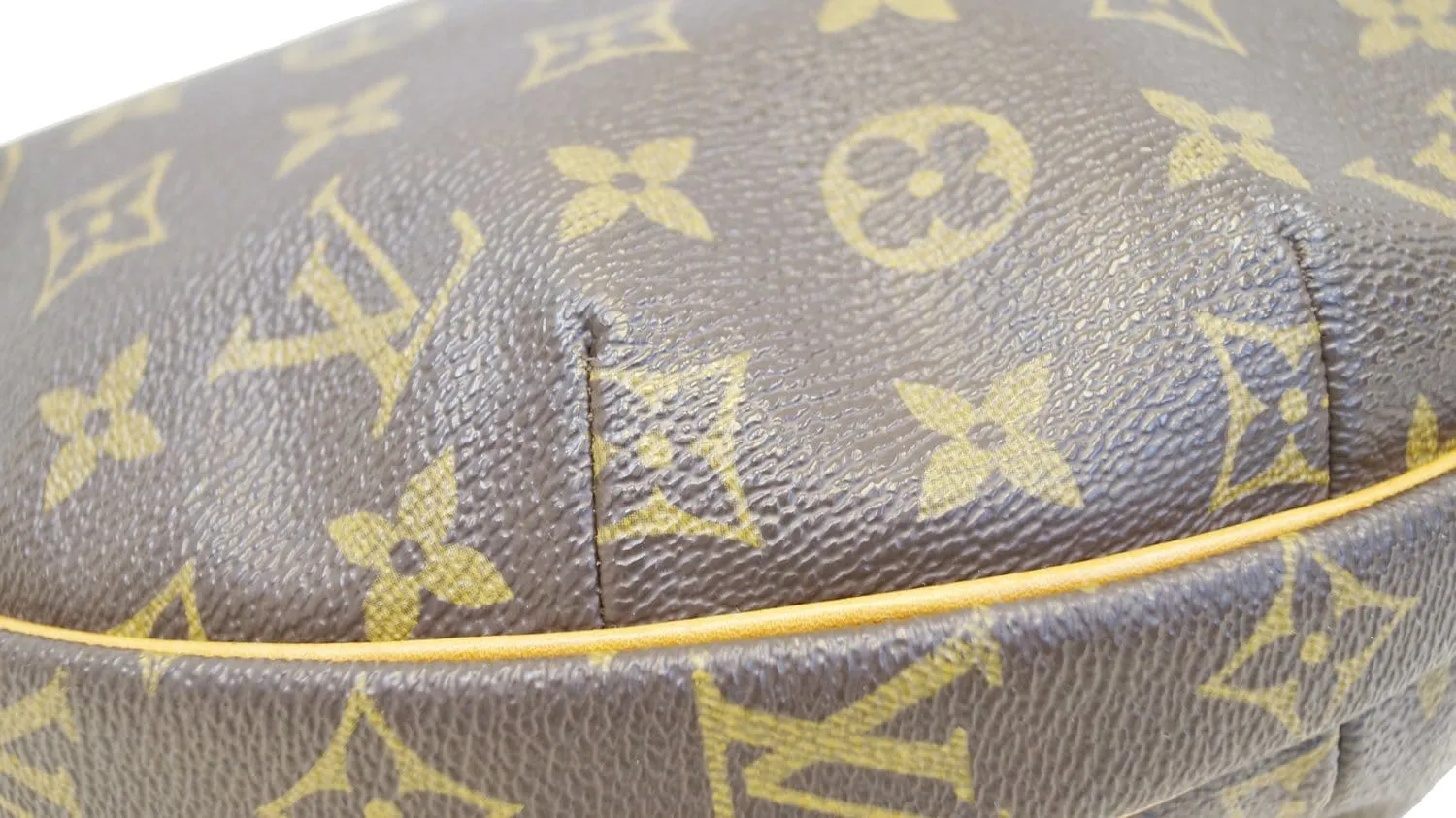 LOUIS VUITTON Monogram Canvas Croissant MM Shoulder Bag