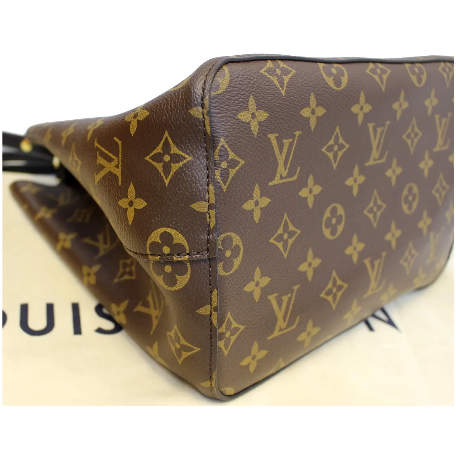 LOUIS VUITTON Neonoe Monogram Canvas Shoulder Bag Black