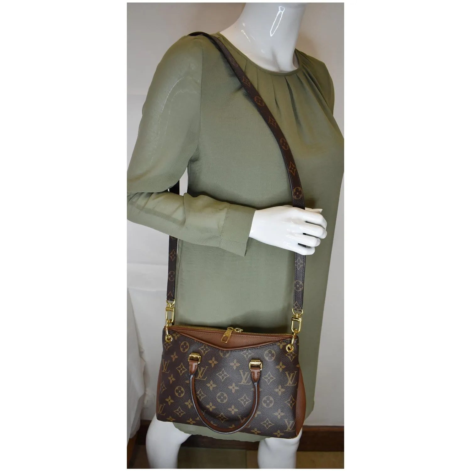 LOUIS VUITTON Pallas BB Monogram Canvas Shoulder Crossbody Bag Brown