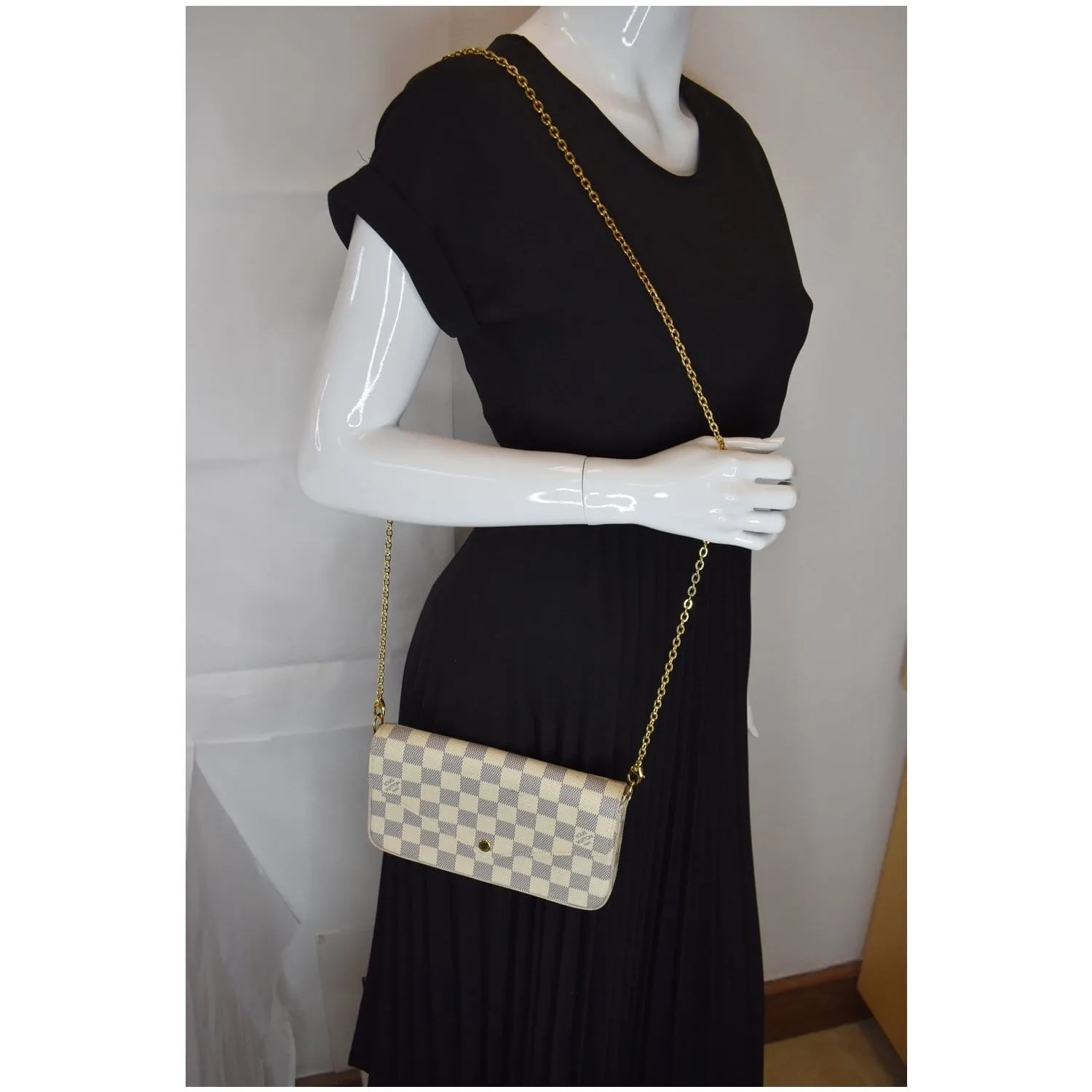 LOUIS VUITTON Pochette Felicie Damier Azur Crossbody Bag White