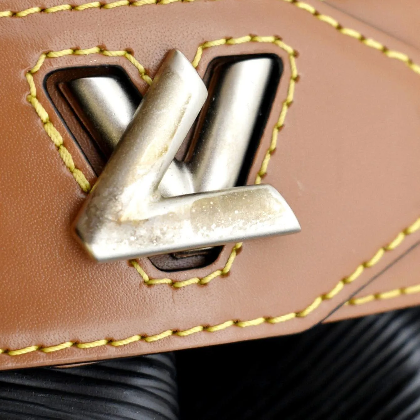 LOUIS VUITTON Twist Epi Leather Bucket Crossbody Bag Black
