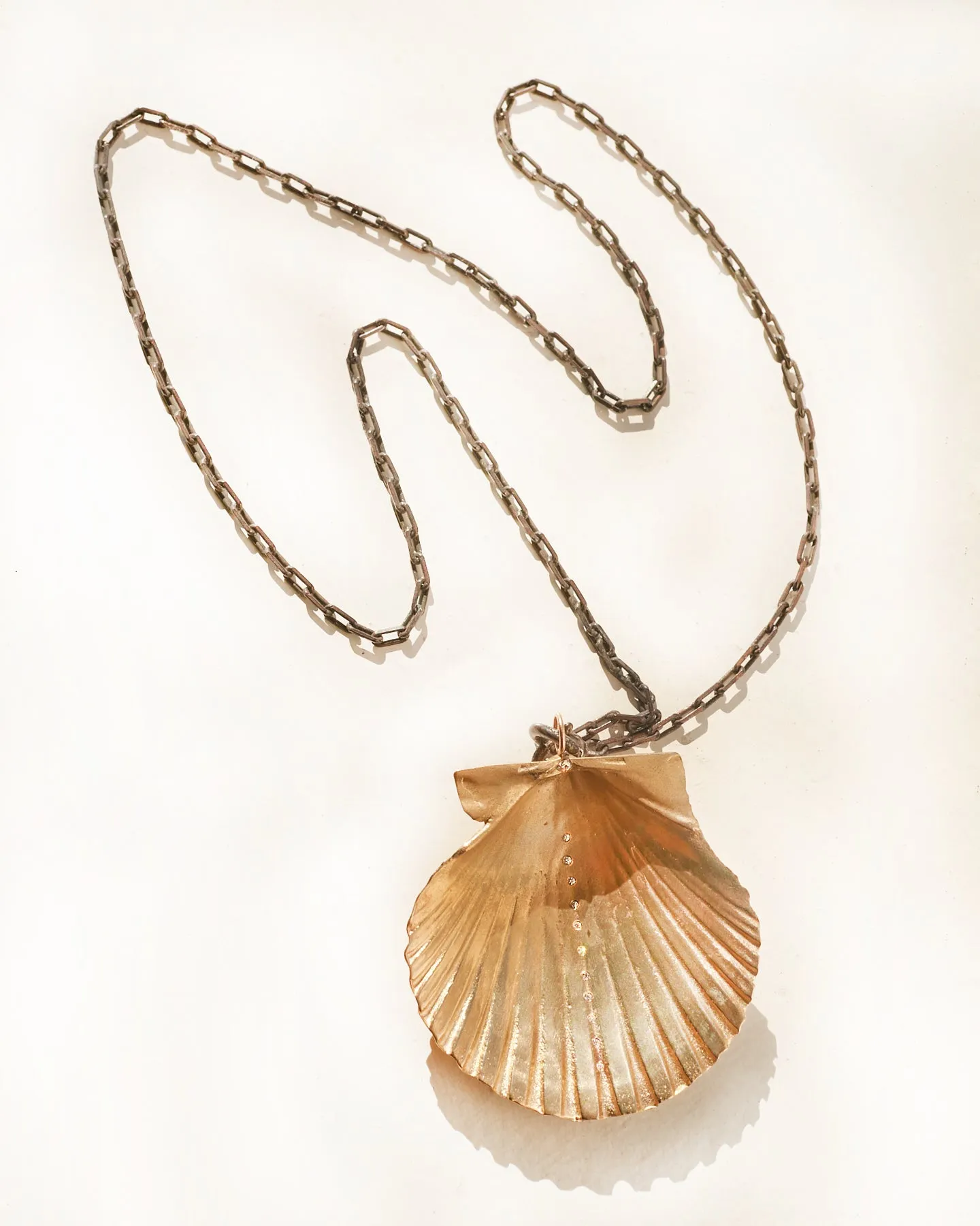 Louse Point Scallop Diamond Shell
