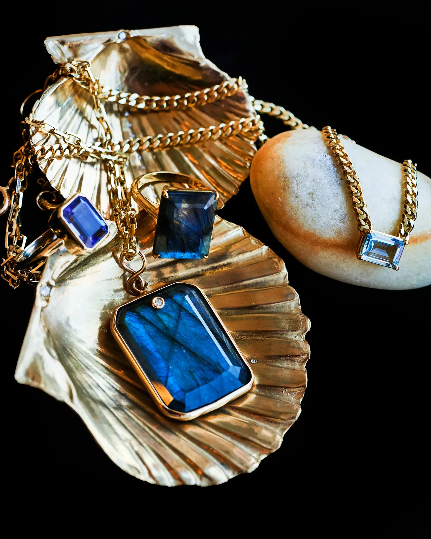 Louse Point Scallop Diamond Shell