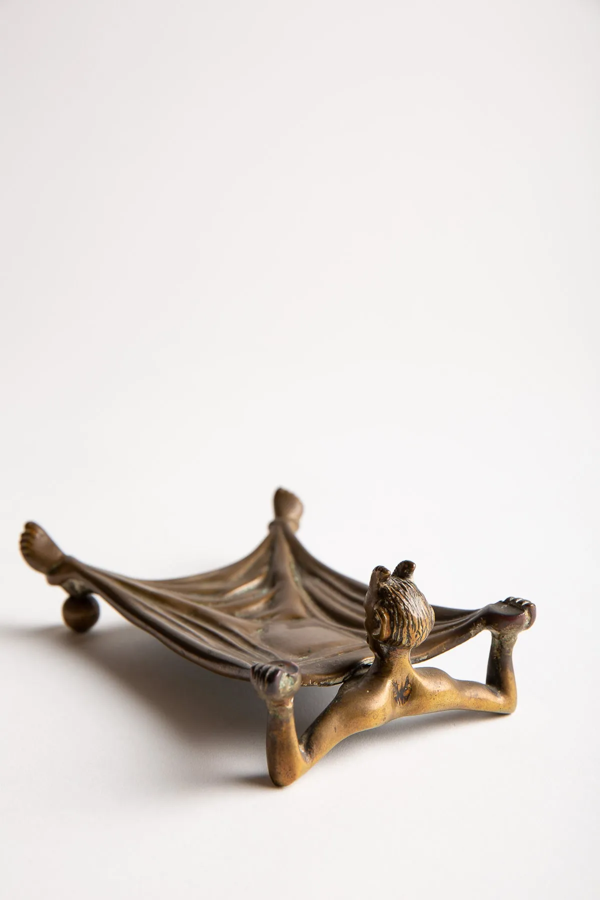 MAXFIELD PRIVATE COLLECTION | VINTAGE 1920'S DEVIL CARDHOLDER/ASHTRAY