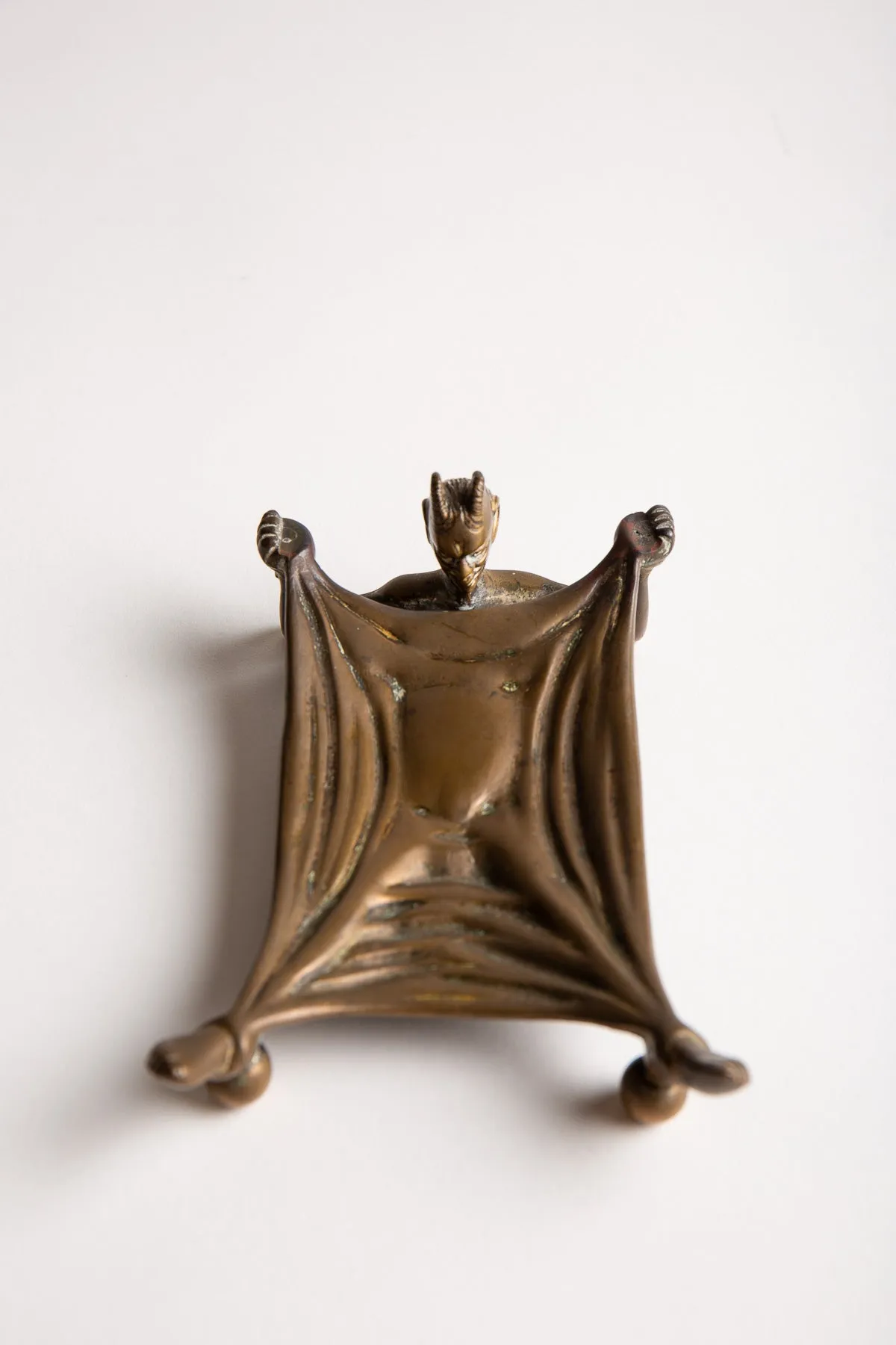 MAXFIELD PRIVATE COLLECTION | VINTAGE 1920'S DEVIL CARDHOLDER/ASHTRAY