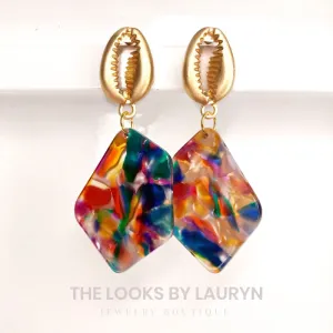Multicolor Earrings With Conch Shell