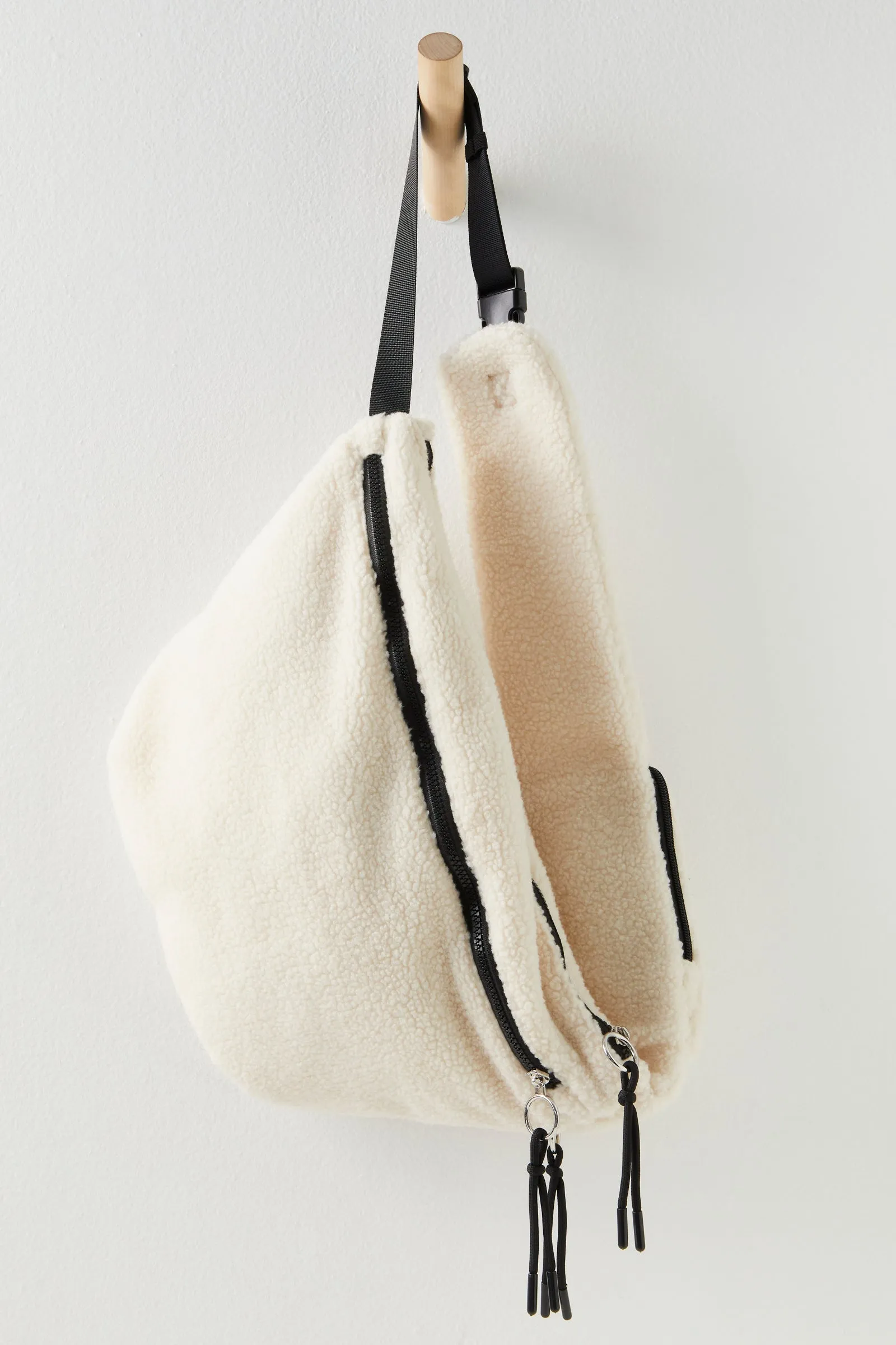 Overachiever Sherpa Sling Champagne Toast