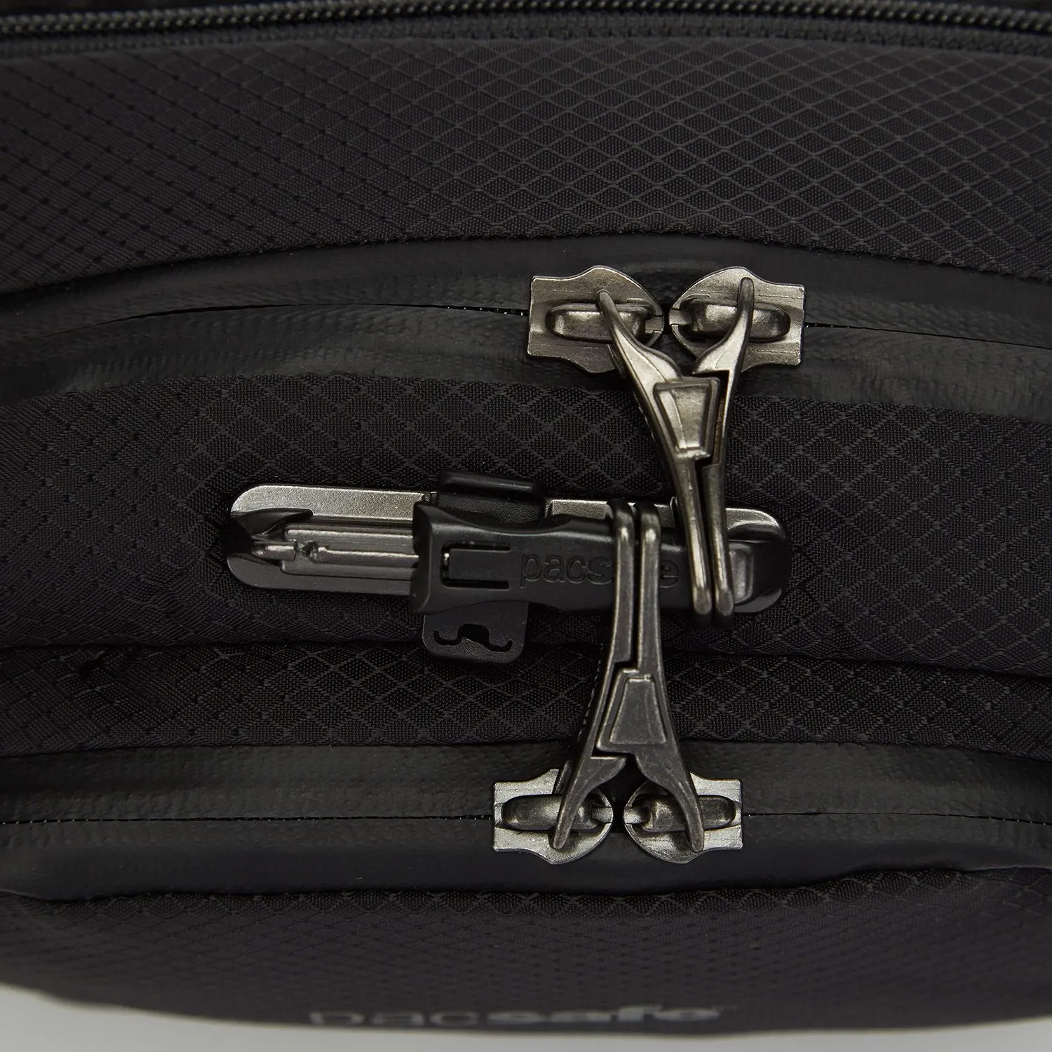 Pacsafe® Venturesafe® X anti-theft hip pack
