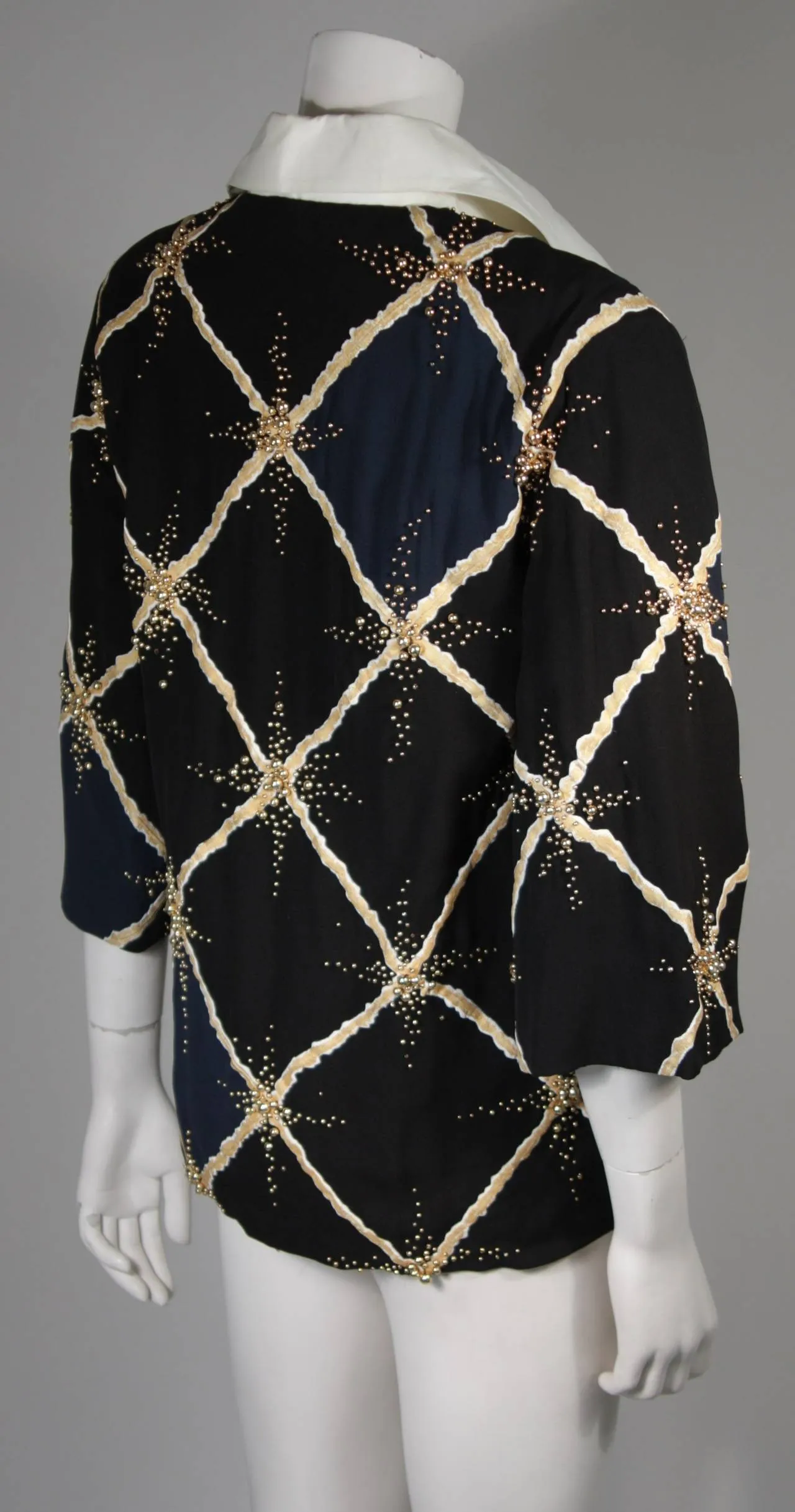 PIERRE BALMAIN Embellished Blouse w/ Exaggerated Collar Size Small