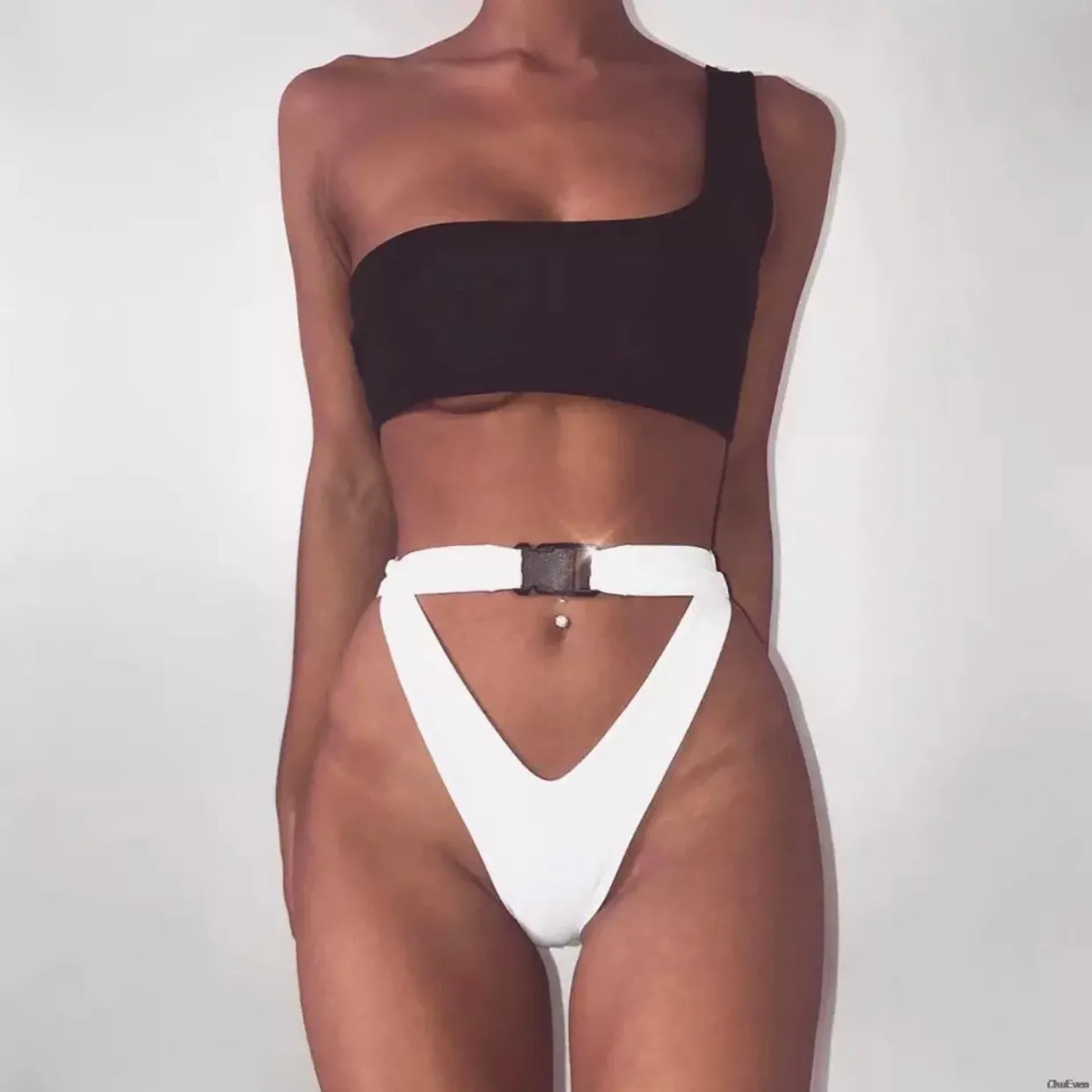 Pretty V