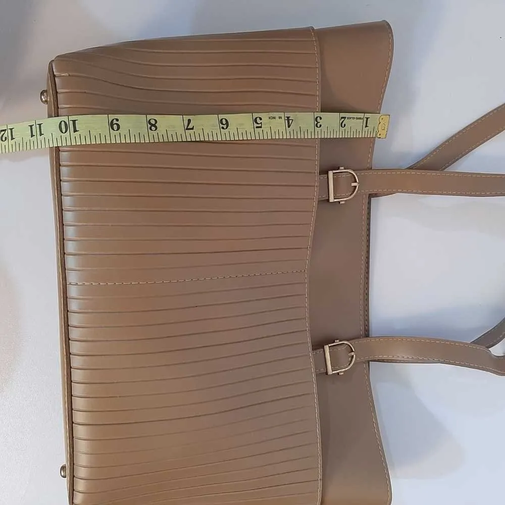 PU Leather Handbag - Nude - B02