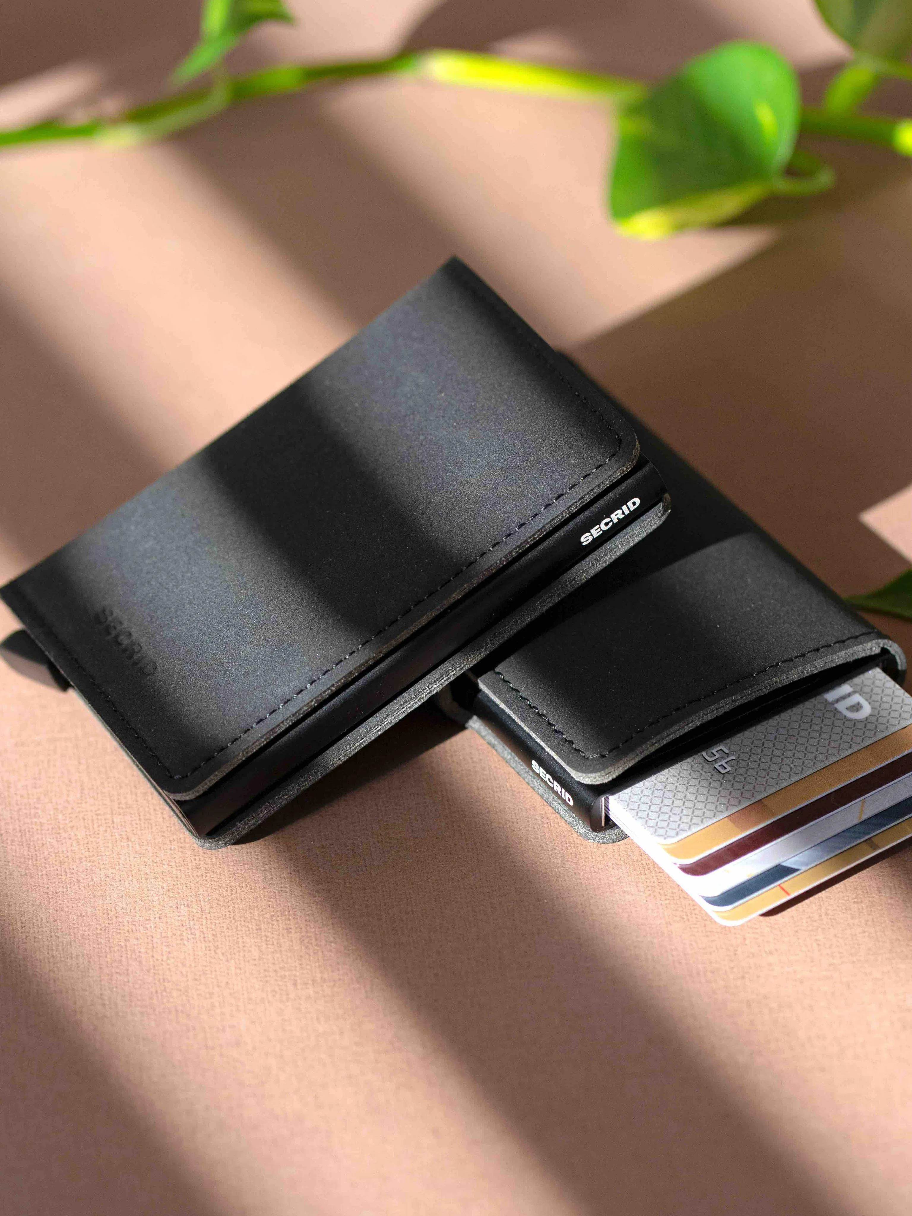 Secrid Slimwallet Cubic Black Red