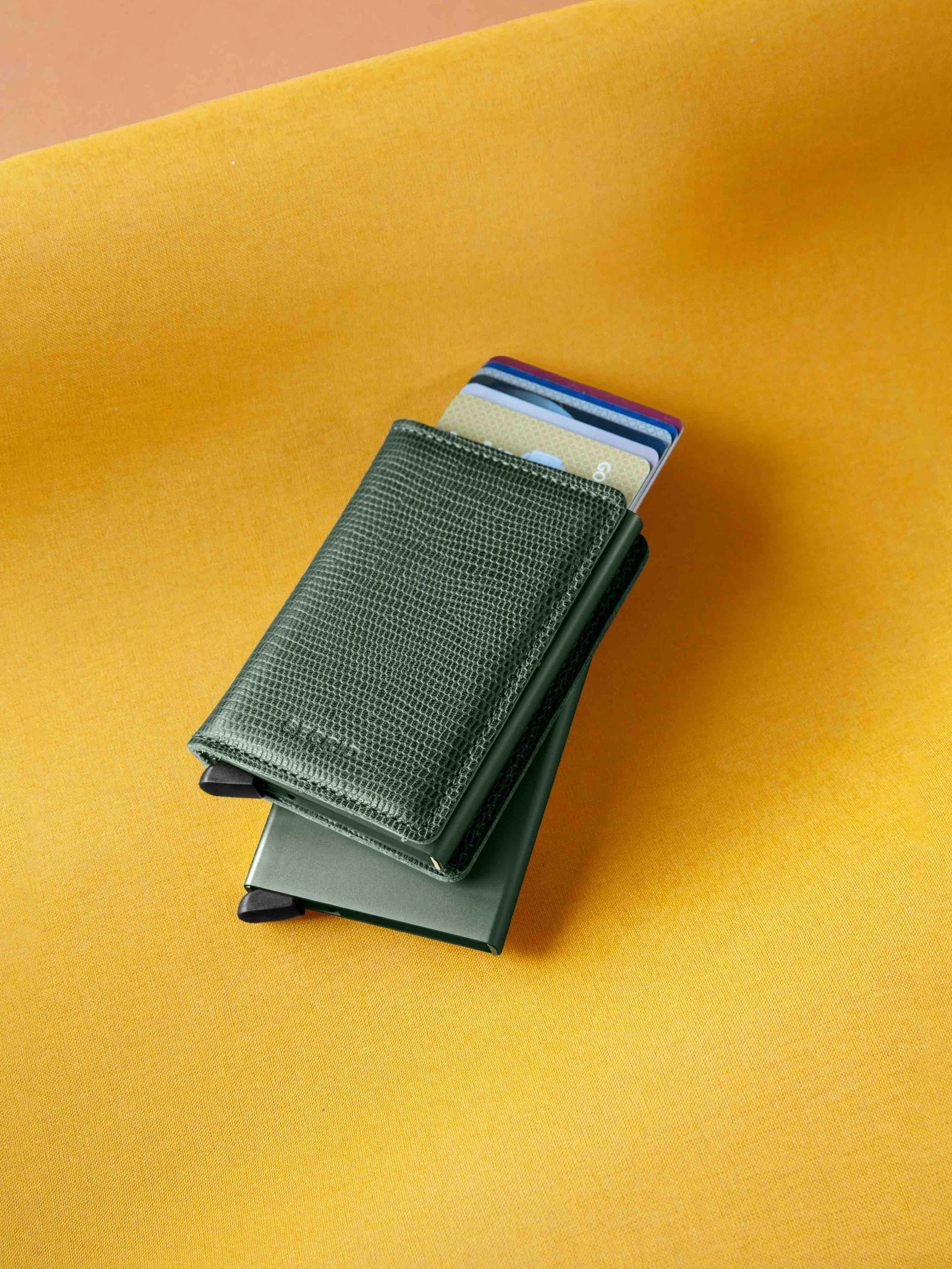 Secrid Slimwallet Cubic Black Red