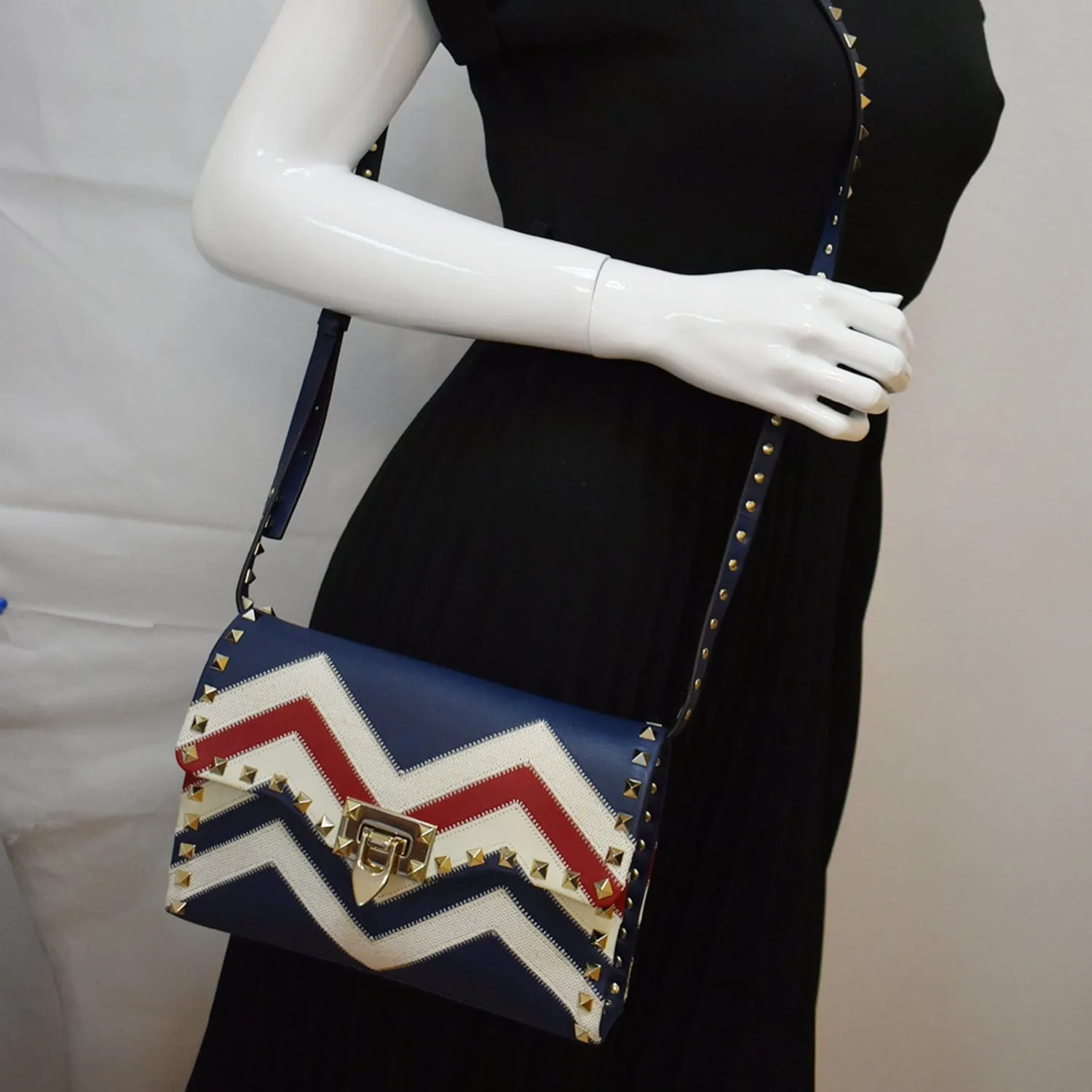 VALENTINO Garavani Rockstud Chevron Print Leather Crossbody Bag Multicolor