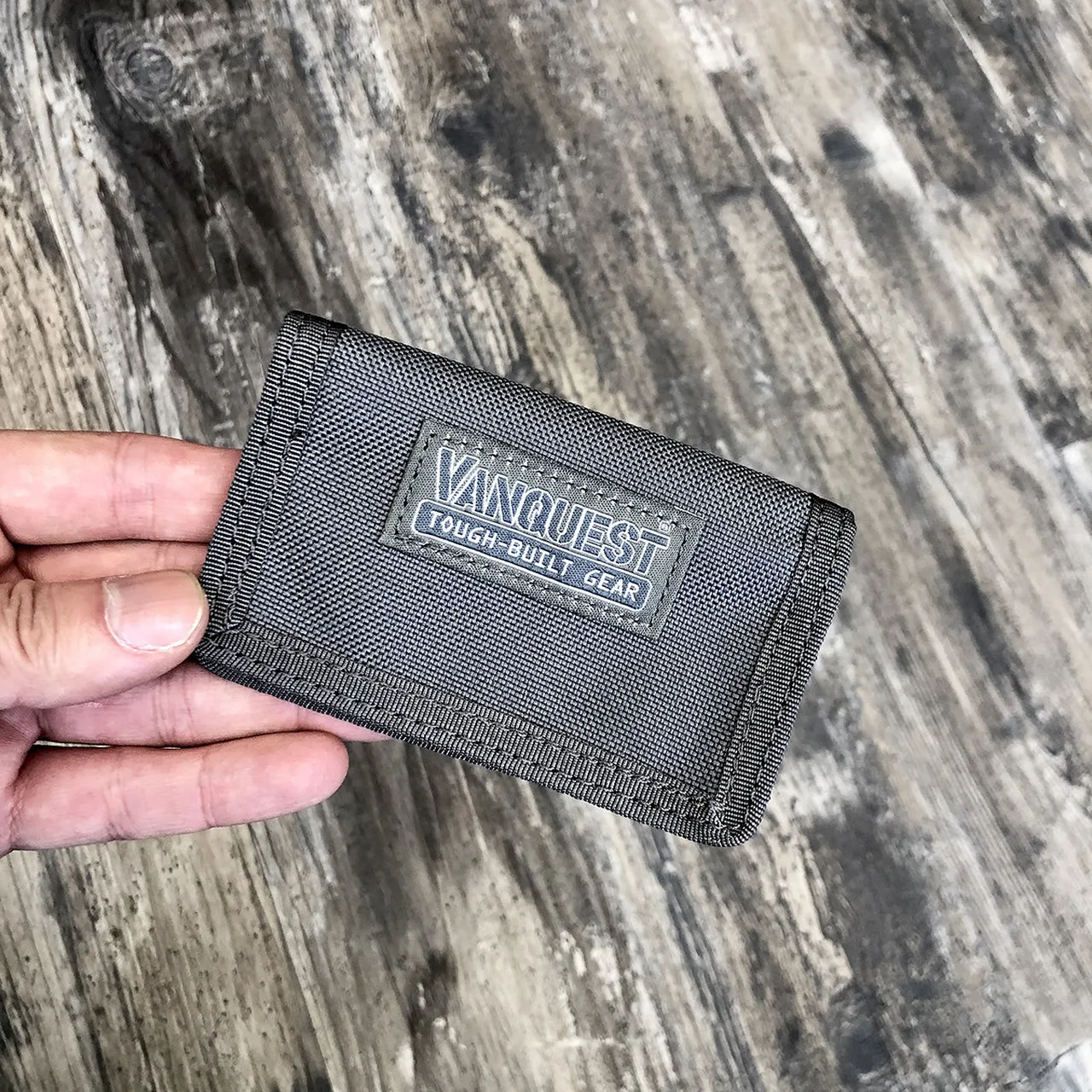 Vanquest TRAVERSE RFID Blocking Passport Holder Wolf Grey