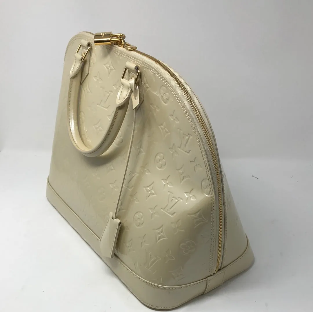 Vintage: Louis Vuitton Monogram Vernice Alma PM in Ivory