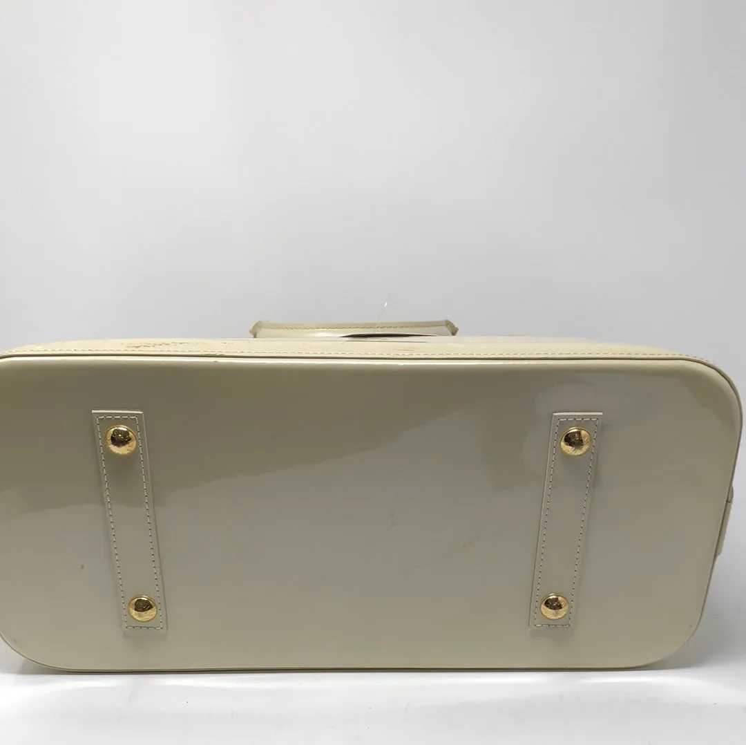 Vintage: Louis Vuitton Monogram Vernice Alma PM in Ivory