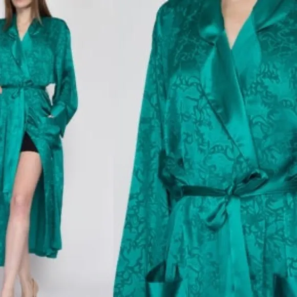 Vintage Victoria’s Secret Sz Large Emerald Green Silky long robe embossed