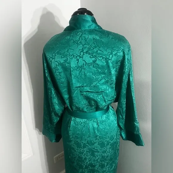 Vintage Victoria’s Secret Sz Large Emerald Green Silky long robe embossed