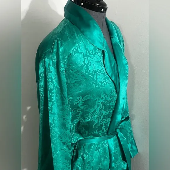 Vintage Victoria’s Secret Sz Large Emerald Green Silky long robe embossed