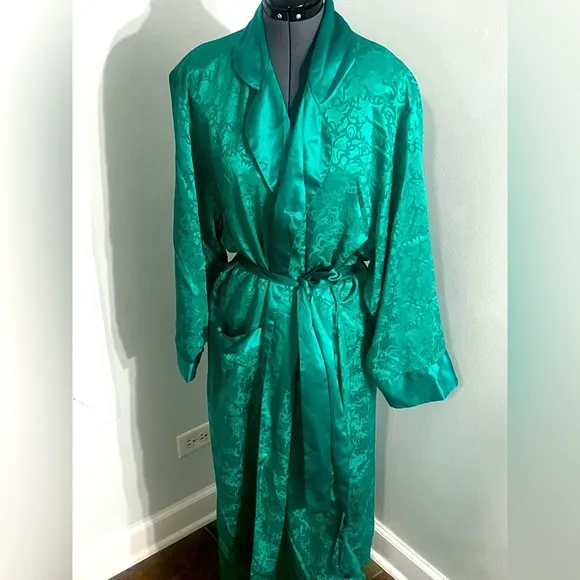 Vintage Victoria’s Secret Sz Large Emerald Green Silky long robe embossed